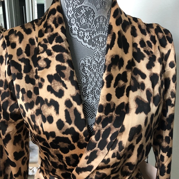 NWT Super Down satin Leopard print belted wrap jacket Sz M (slight flaw) - Picture 3 of 10